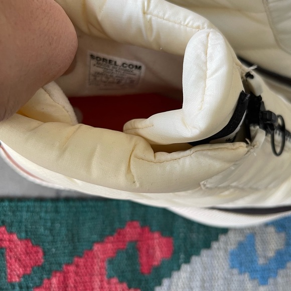 Sorel Out ‘N About Puffy Waterproof Zip Boot Woman 9 - Picture 10 of 16